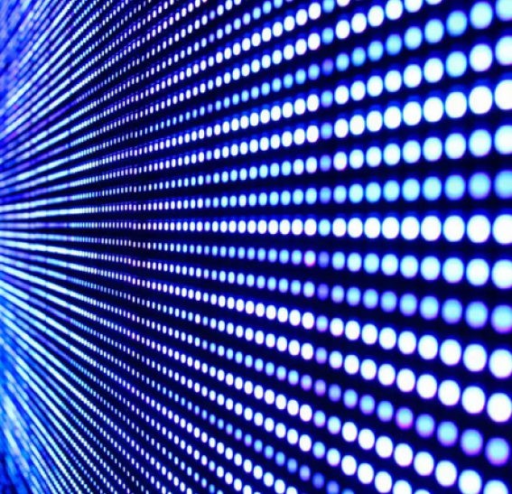 wand voller kleiner lichter in blautönen